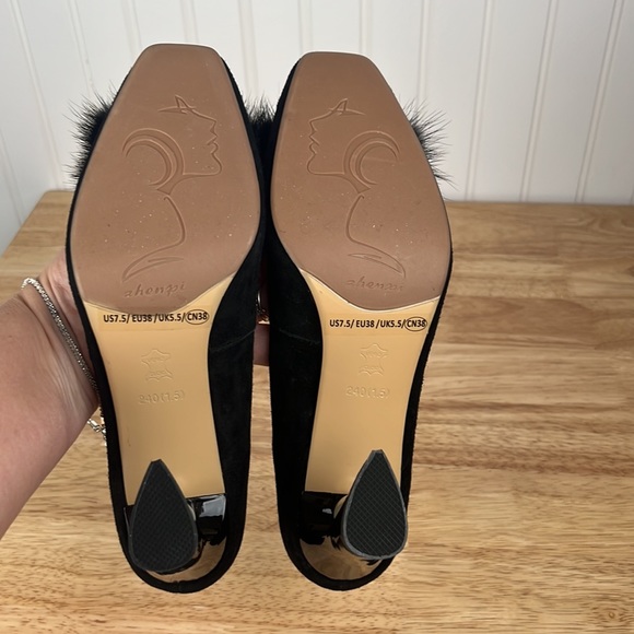 NWOT black heels - Picture 4 of 16